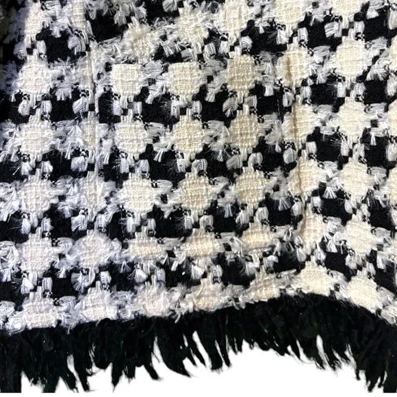 Escada Tweed Black & White Wool Blend Textured Houndstooth Blazer w/ Fringe 42